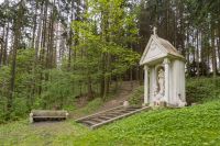 Diese Jungfrau Maria Kapelle baute auch Fam. Löw