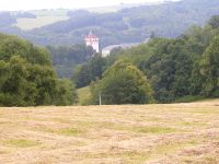 Das Schloss im Hügelland