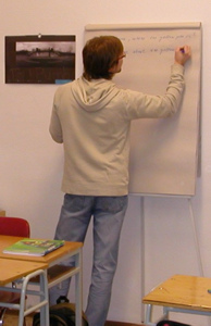 práce s tabulí v jazykovém kurzu Teburg